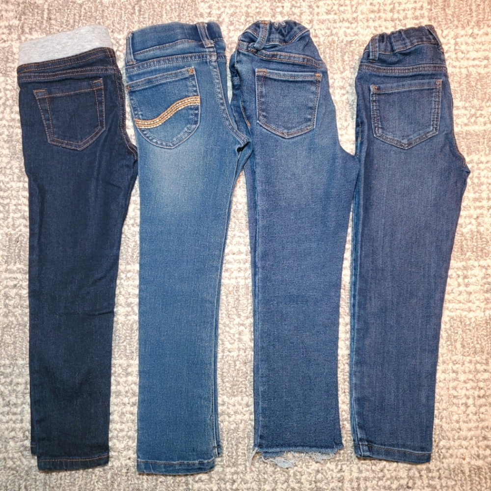 4 Pair of Toddler Girl Jeans - Picture 4 of 9